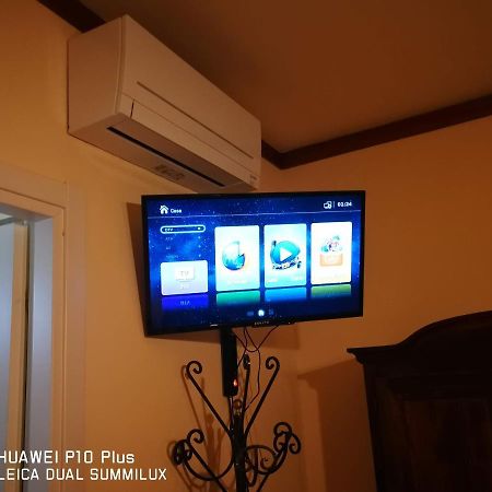 Villa Con Piscina אסיסי מראה חיצוני תמונה