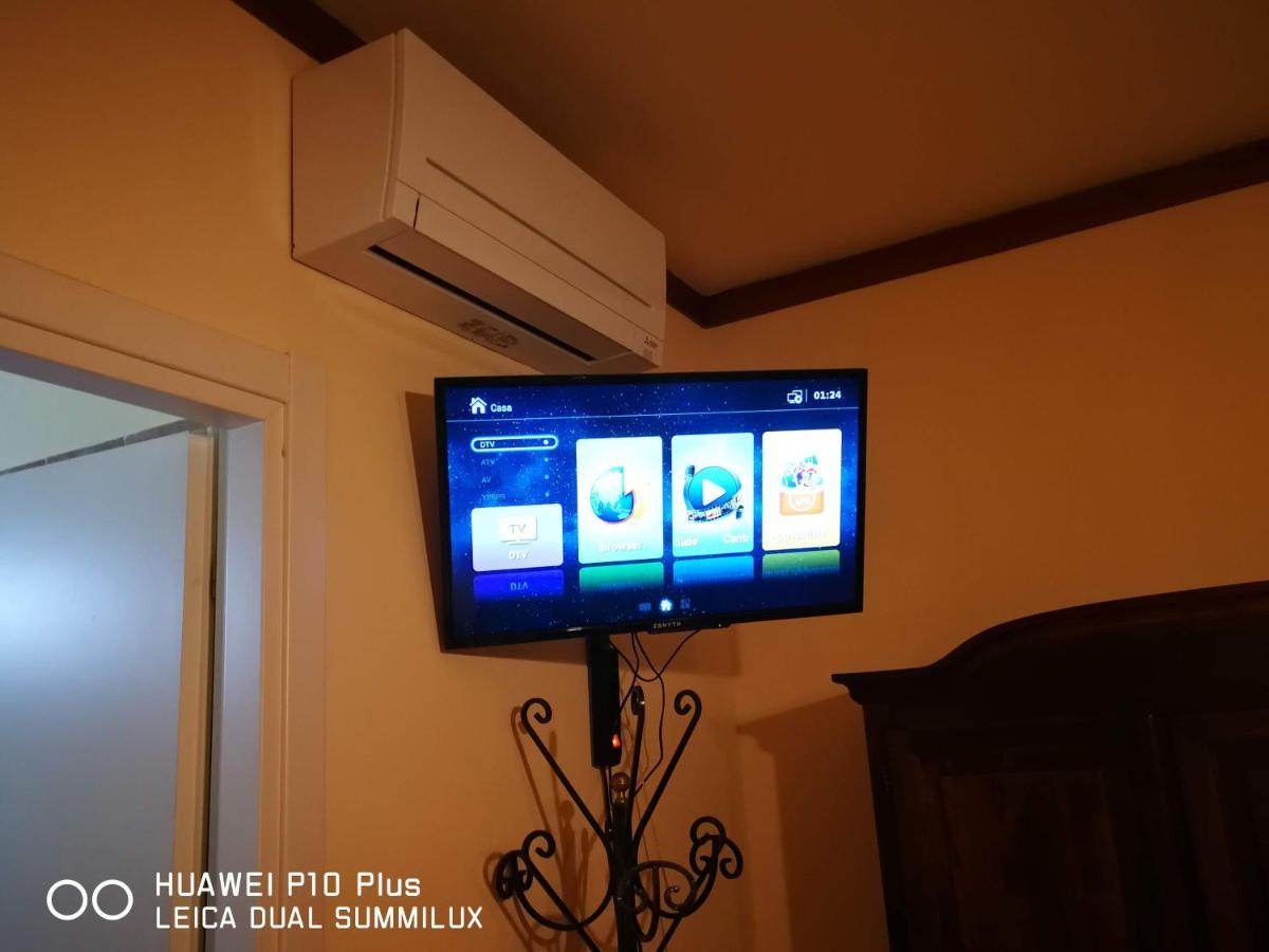 Villa Con Piscina אסיסי מראה חיצוני תמונה