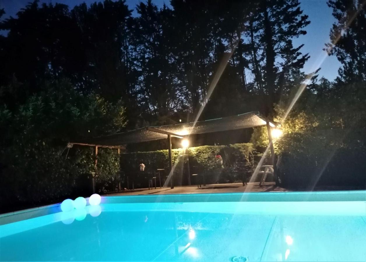 Villa Con Piscina אסיסי מראה חיצוני תמונה