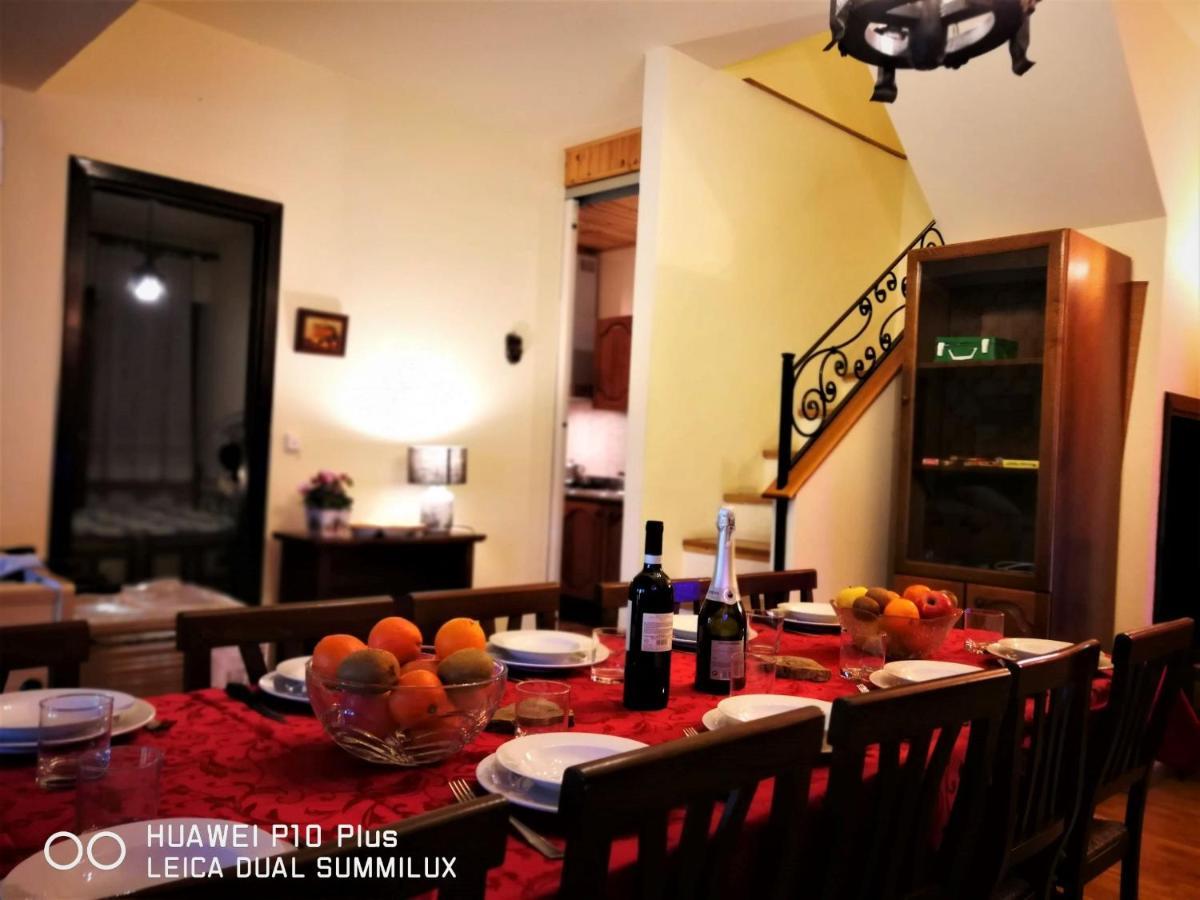 Villa Con Piscina אסיסי מראה חיצוני תמונה