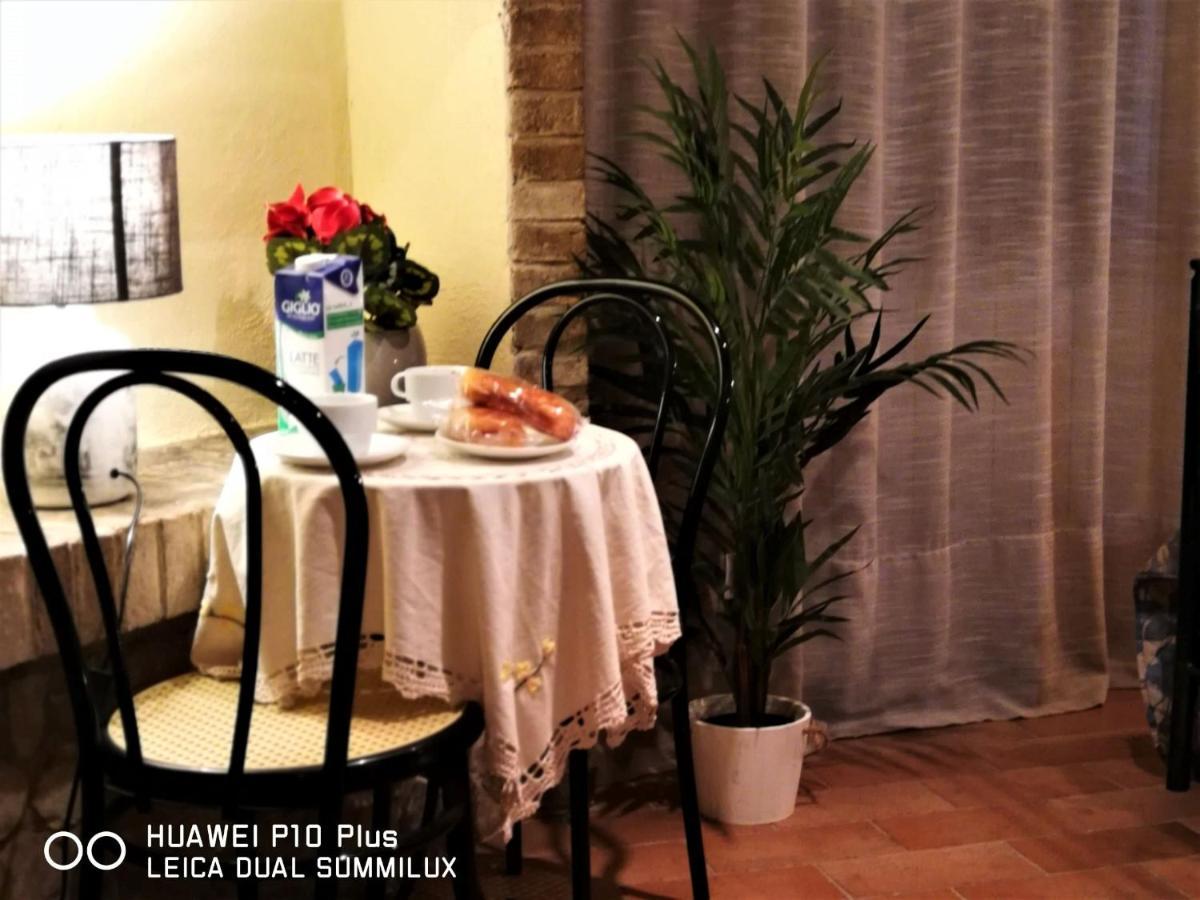 Villa Con Piscina אסיסי מראה חיצוני תמונה